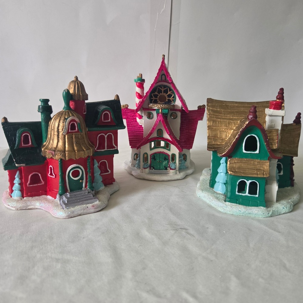 Hallmark 2014 North Pole Village Set3 Bell Cottage Snowflake Elf Claus Home read